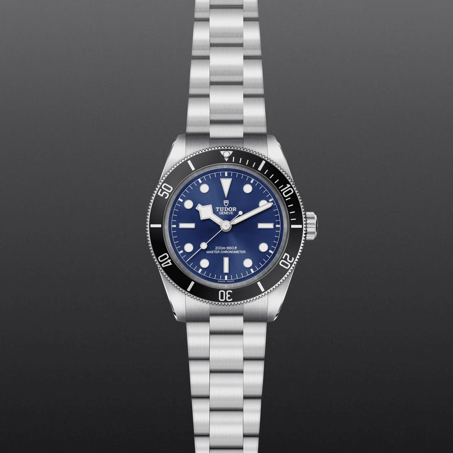 m7943a1a0nu 0001 frontfacing gr std