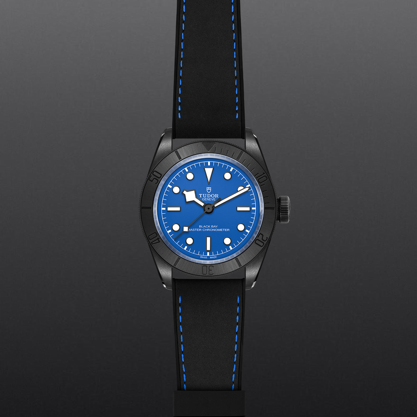 M79210CNU 0007 grey aperto