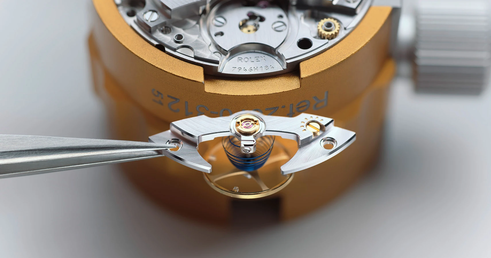 rolex servicing procedure assembly lubrication of the movement